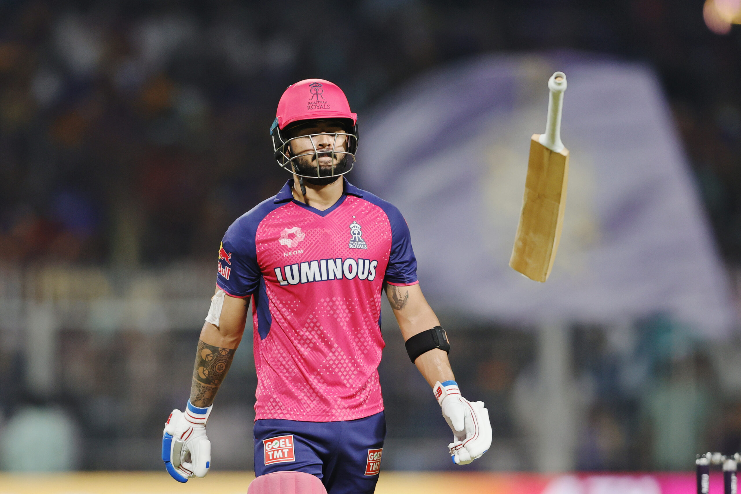 KKR को १ रनको चमत्कारिक जित: परागको आतिशबाजी र शुभम दुबेको संघर्ष पनि व्यर्थ
