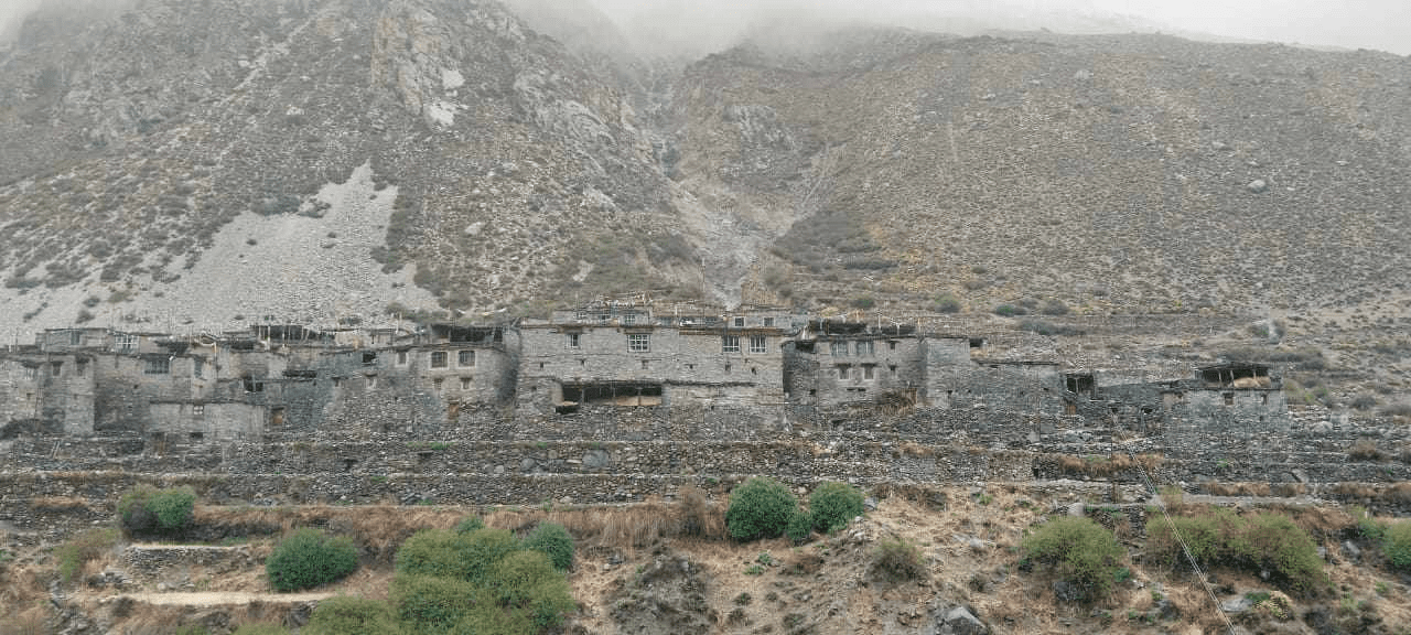 हुम्लाको तिलगाउँमा सुक्खा पहिरो, १८ घरपरिवार सुरक्षित स्थानमा सारियो