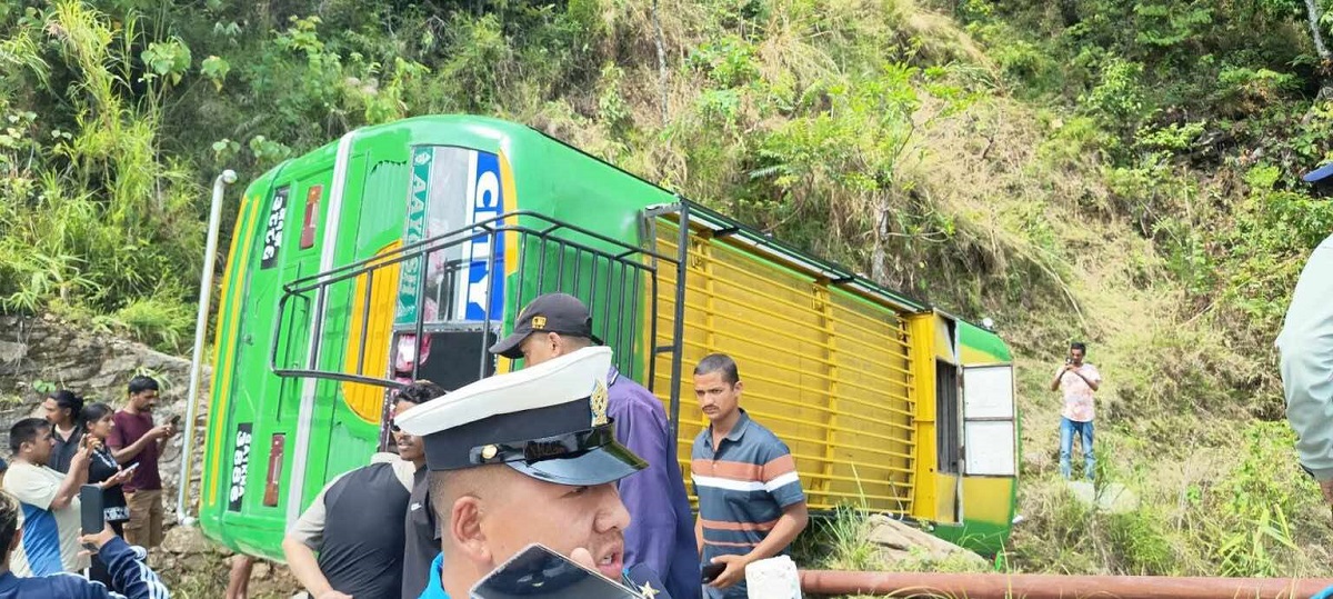 पोखरामा गाडी दुर्घटना, चार जना गम्भीर घाइते