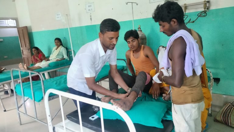 “चिकित्सक अभावले जोखिममा सर्लाहीका बिरामी”