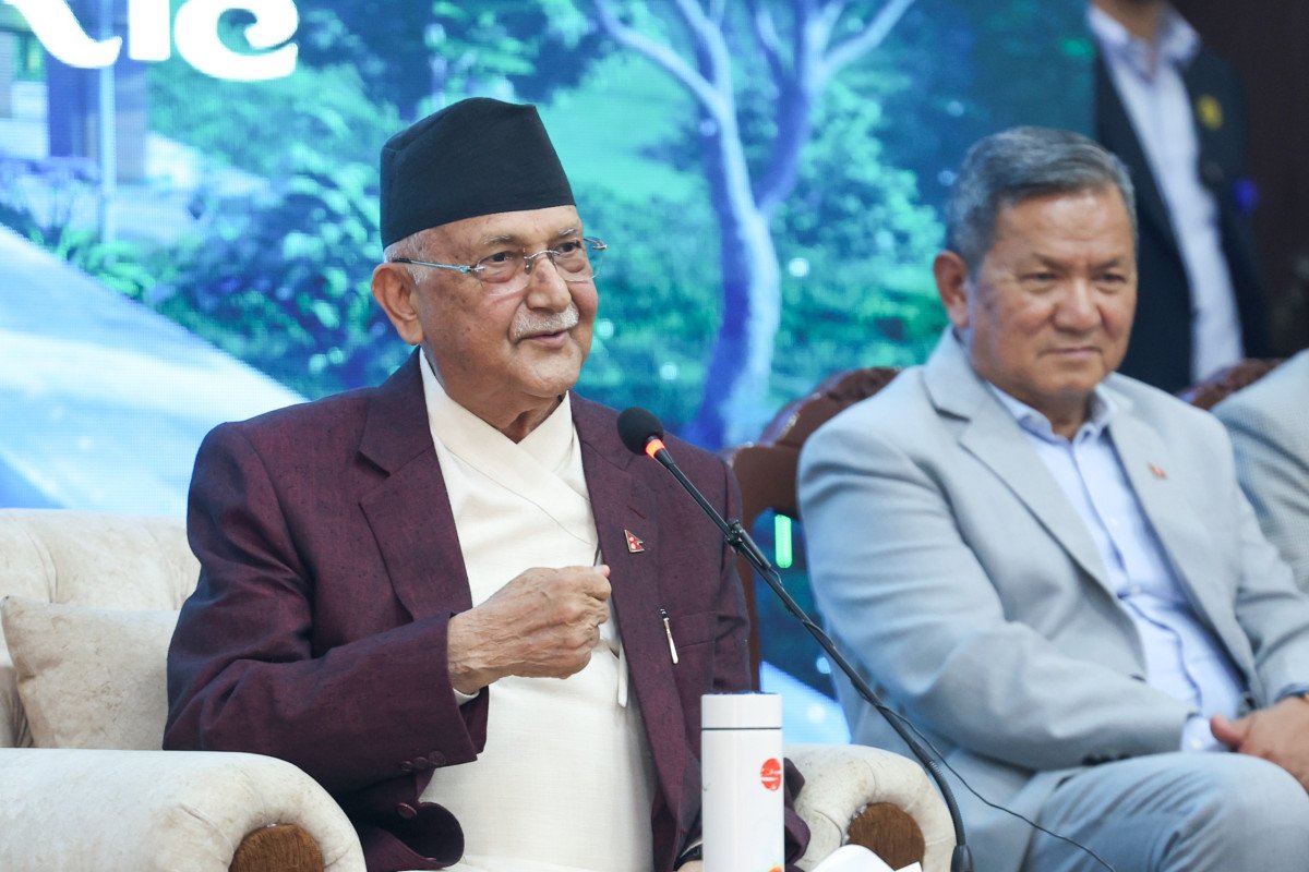 राति मुसा समाउने, बिहान पूजापाठ गर्ने अभिनय राजनीतिमा सुरु भयो